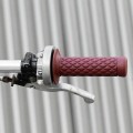 BILTWELL THRUSTER TPV GRIPS OXBLOOD MANETKI MOTOCYKLOWE CUSTOM CAFE RACER HARLEY BOBBER FLAT TRACK POLSKA 3.jpg