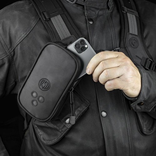 rsd-harness-pocket-iphone.jpg