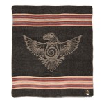 Pike Brothers 1969 Denakatee Depakatè wool blanket faded black wełniany koc motocyklowy ze skórzanymi mocowaniami chopper harley klasyczne motocykle z pięknym motywem