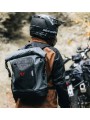 pol_pl_Plecak-motocyklowy-wodoodporny-SW-Motech-Drybag-300-Szary-30L-194606_5.jpg