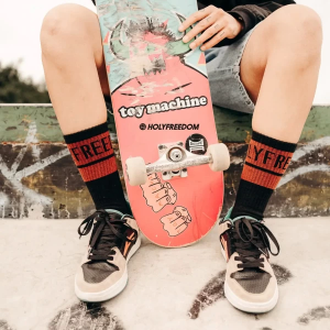 Holy Freedom INSULTO sox Oldschoolowe skarpetki