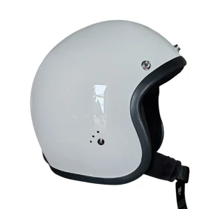 Biały kask Bandit Jet white otwarty kask z najmniejsza skorupą i daszkiem