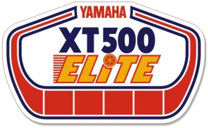 Naklejka XT500 Elite 15 x 9 cm w kolorze czerwonym/niebieskim/żółtym na białym tle