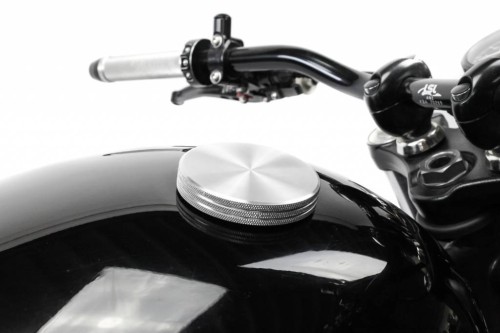 fuel-tank-cap-knurling-triumph-bonneville-scramble.jpg